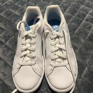 Nike White and Blue Sneakers